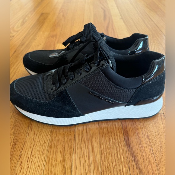 MICHAEL KORS sneakers size 8 - Picture 3 of 5